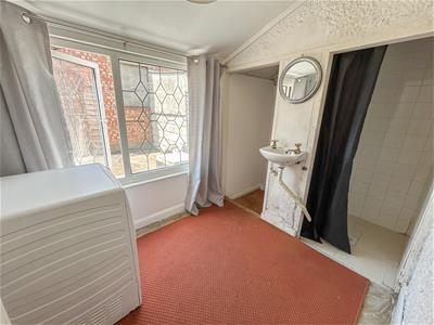 DOWNSTAIRS SHOWER ROOM